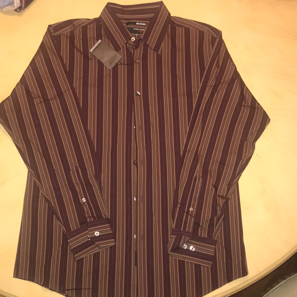 Men’s long sleeve button up dress shirt